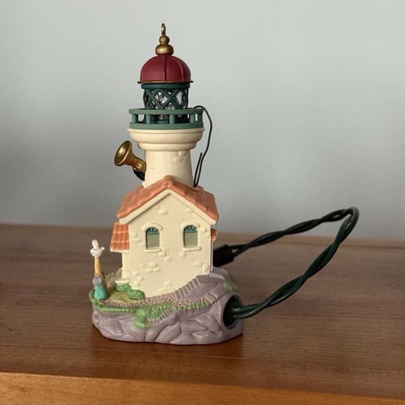 Hallmark Keepsake Christmas Ornament Lighthouse Greetings From 1998 - Picture 6 of 8